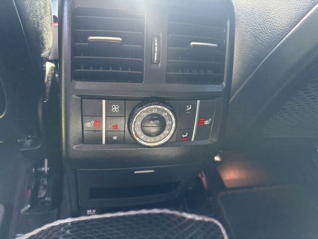 Черный Мерседес МЛ 350, объемом двигателя 3 л и пробегом 350 тыс. км за 29950 $, фото 16 на Automoto.ua