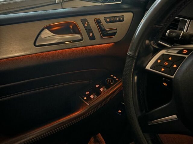 Черный Мерседес МЛ 350, объемом двигателя 3 л и пробегом 350 тыс. км за 29950 $, фото 10 на Automoto.ua