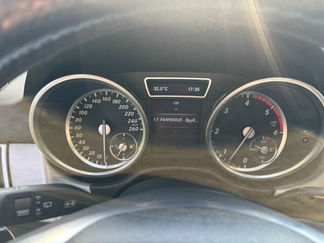 Черный Мерседес МЛ 350, объемом двигателя 3 л и пробегом 350 тыс. км за 29950 $, фото 21 на Automoto.ua