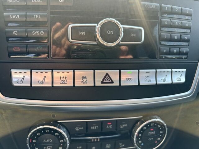 Черный Мерседес МЛ 350, объемом двигателя 3 л и пробегом 350 тыс. км за 29950 $, фото 17 на Automoto.ua