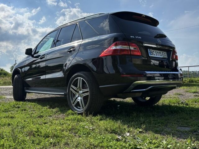 Черный Мерседес МЛ 350, объемом двигателя 3 л и пробегом 350 тыс. км за 29950 $, фото 3 на Automoto.ua