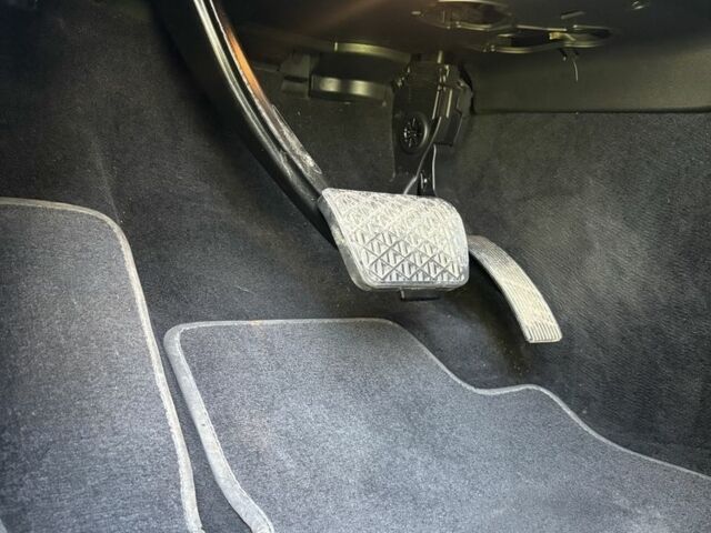 Черный Мерседес МЛ 350, объемом двигателя 3 л и пробегом 350 тыс. км за 29950 $, фото 19 на Automoto.ua