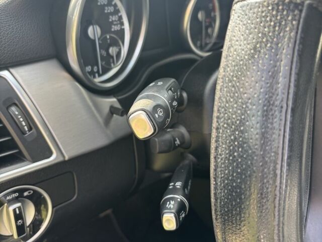 Черный Мерседес МЛ 350, объемом двигателя 3 л и пробегом 350 тыс. км за 29950 $, фото 20 на Automoto.ua