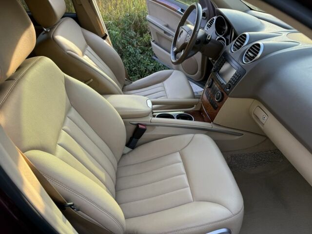 Червоний Мерседес МЛ 350, об'ємом двигуна 3.7 л та пробігом 175 тис. км за 11400 $, фото 17 на Automoto.ua