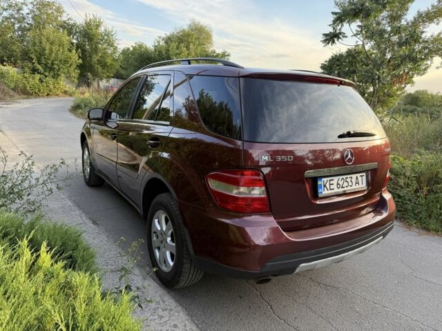Червоний Мерседес МЛ 350, об'ємом двигуна 3.7 л та пробігом 175 тис. км за 11400 $, фото 3 на Automoto.ua
