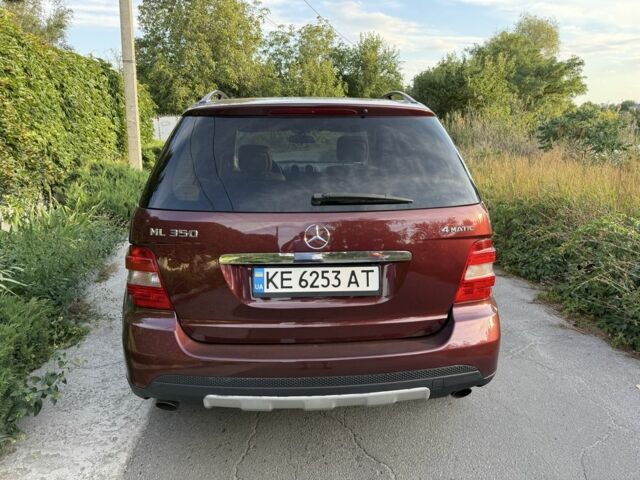 Червоний Мерседес МЛ 350, об'ємом двигуна 3.7 л та пробігом 175 тис. км за 11400 $, фото 4 на Automoto.ua