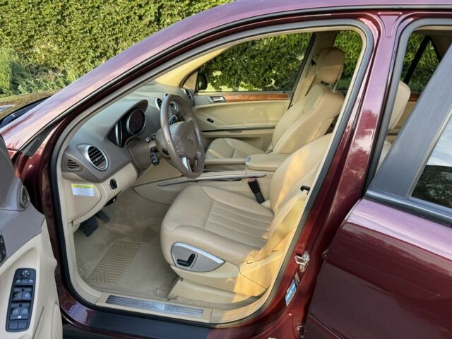 Червоний Мерседес МЛ 350, об'ємом двигуна 3.7 л та пробігом 175 тис. км за 11400 $, фото 6 на Automoto.ua