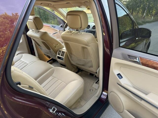 Червоний Мерседес МЛ 350, об'ємом двигуна 3.7 л та пробігом 175 тис. км за 11400 $, фото 9 на Automoto.ua