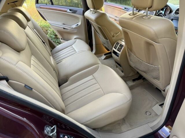 Червоний Мерседес МЛ 350, об'ємом двигуна 3.7 л та пробігом 175 тис. км за 11400 $, фото 16 на Automoto.ua