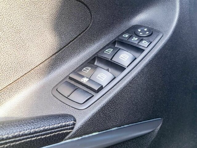 Серый Мерседес МЛ 350, объемом двигателя 3.5 л и пробегом 303 тыс. км за 8999 $, фото 5 на Automoto.ua