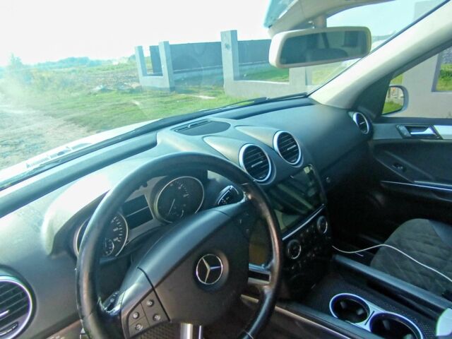 Серый Мерседес МЛ 350, объемом двигателя 3.5 л и пробегом 303 тыс. км за 8999 $, фото 21 на Automoto.ua