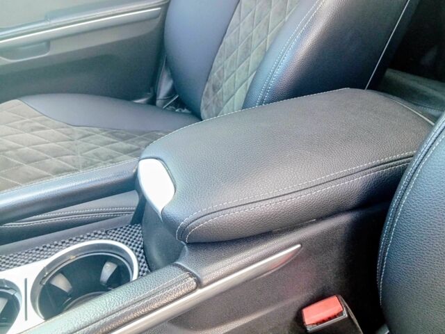 Серый Мерседес МЛ 350, объемом двигателя 3.5 л и пробегом 303 тыс. км за 8999 $, фото 6 на Automoto.ua