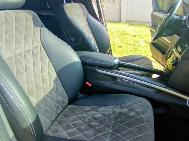 Серый Мерседес МЛ 350, объемом двигателя 3.5 л и пробегом 303 тыс. км за 8999 $, фото 19 на Automoto.ua