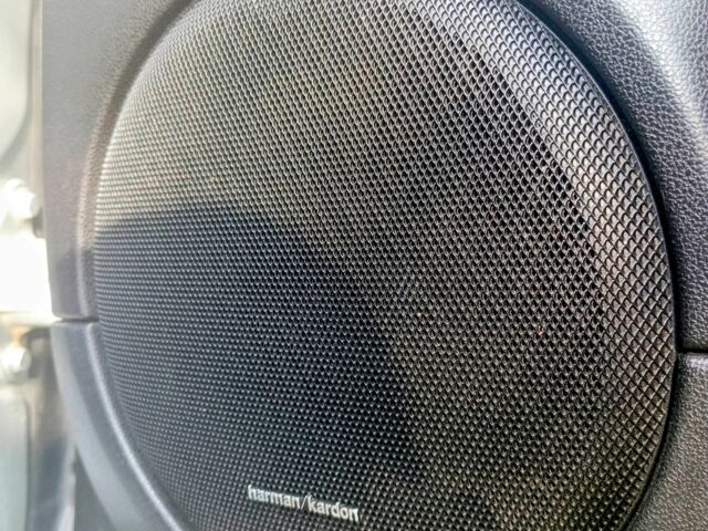 Серый Мерседес МЛ 350, объемом двигателя 3.5 л и пробегом 303 тыс. км за 8999 $, фото 3 на Automoto.ua