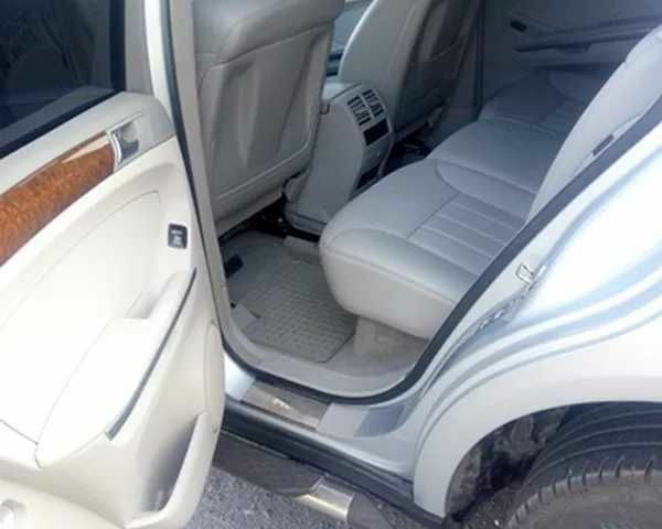 Серый Мерседес МЛ 350, объемом двигателя 3.5 л и пробегом 213 тыс. км за 10900 $, фото 10 на Automoto.ua