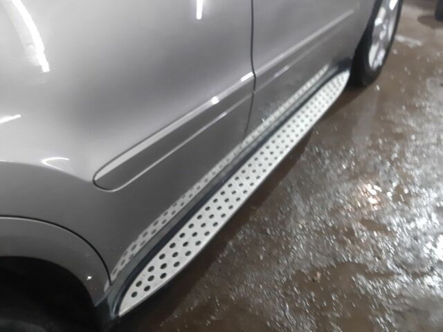 Сірий Мерседес МЛ 350, об'ємом двигуна 3.5 л та пробігом 250 тис. км за 9000 $, фото 4 на Automoto.ua