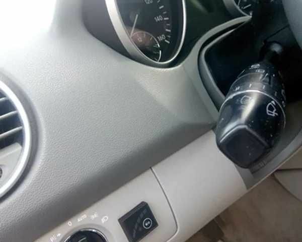 Серый Мерседес МЛ 350, объемом двигателя 3.5 л и пробегом 213 тыс. км за 10900 $, фото 8 на Automoto.ua