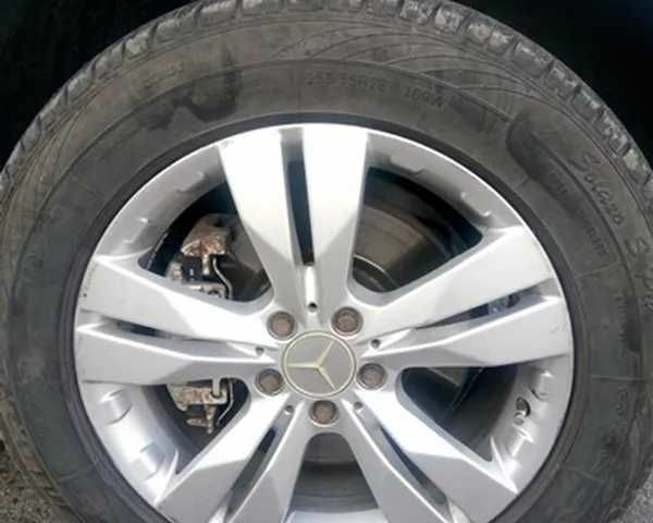 Серый Мерседес МЛ 350, объемом двигателя 3.5 л и пробегом 213 тыс. км за 10900 $, фото 16 на Automoto.ua