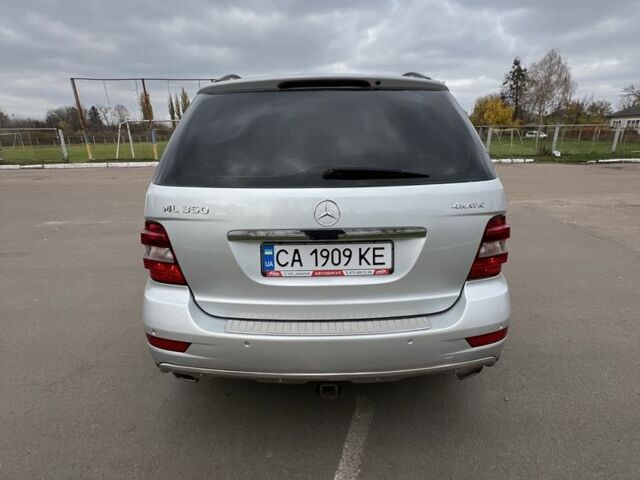 Серый Мерседес МЛ 350, объемом двигателя 3.5 л и пробегом 249 тыс. км за 9599 $, фото 10 на Automoto.ua