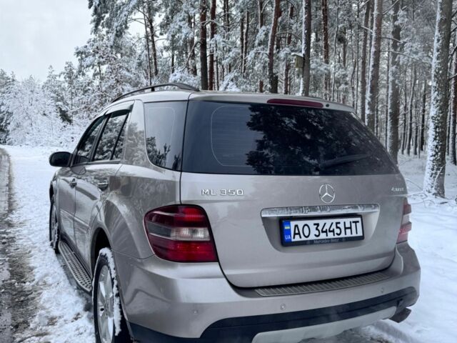 Серый Мерседес МЛ 350, объемом двигателя 3.5 л и пробегом 294 тыс. км за 11000 $, фото 2 на Automoto.ua