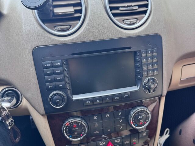 Серый Мерседес МЛ 350, объемом двигателя 3.5 л и пробегом 294 тыс. км за 11000 $, фото 6 на Automoto.ua