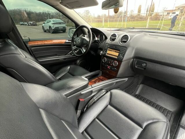 Серый Мерседес МЛ 350, объемом двигателя 3.5 л и пробегом 249 тыс. км за 9599 $, фото 14 на Automoto.ua