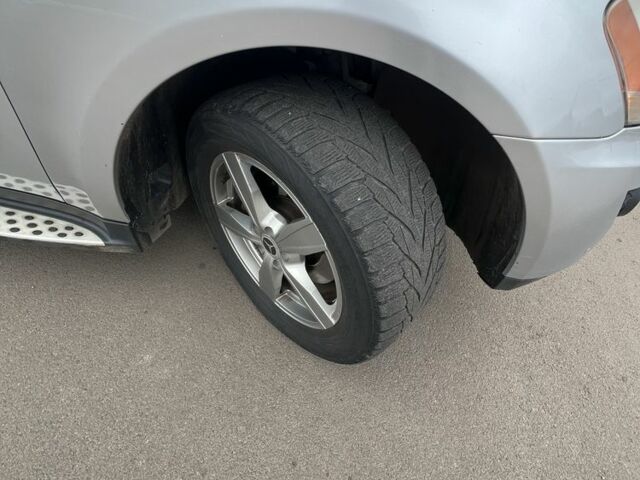 Серый Мерседес МЛ 350, объемом двигателя 3.5 л и пробегом 249 тыс. км за 9599 $, фото 9 на Automoto.ua