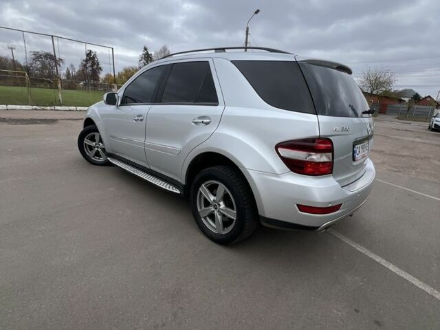 Серый Мерседес МЛ 350, объемом двигателя 3.5 л и пробегом 249 тыс. км за 9599 $, фото 5 на Automoto.ua