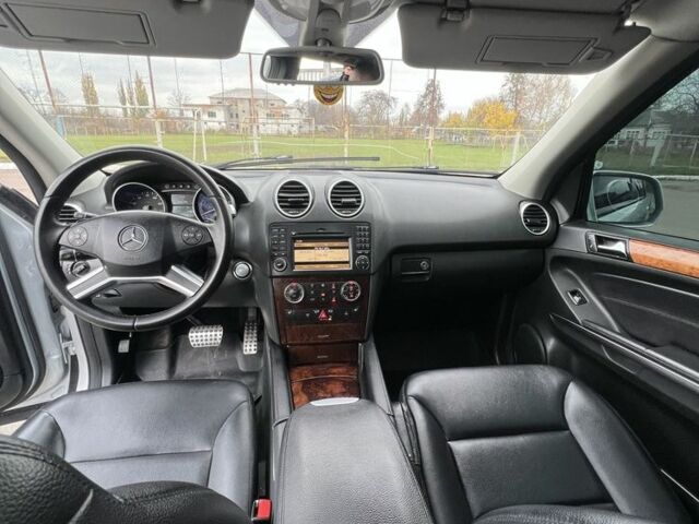 Серый Мерседес МЛ 350, объемом двигателя 3.5 л и пробегом 249 тыс. км за 9599 $, фото 20 на Automoto.ua