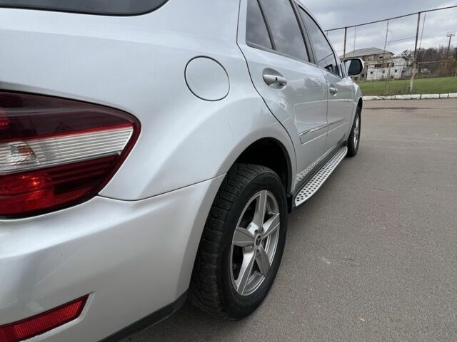 Серый Мерседес МЛ 350, объемом двигателя 3.5 л и пробегом 249 тыс. км за 9599 $, фото 8 на Automoto.ua