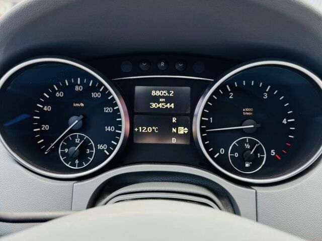 Сірий Мерседес МЛ 350, об'ємом двигуна 3 л та пробігом 30 тис. км за 17500 $, фото 4 на Automoto.ua