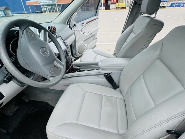 Сірий Мерседес МЛ 350, об'ємом двигуна 3 л та пробігом 30 тис. км за 17500 $, фото 7 на Automoto.ua