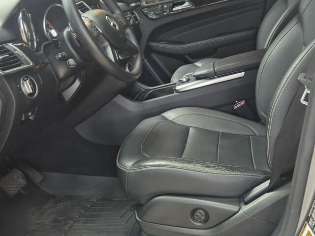 Серый Мерседес МЛ 350, объемом двигателя 3 л и пробегом 103 тыс. км за 735 $, фото 6 на Automoto.ua