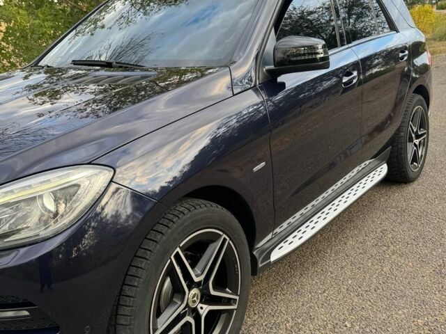 Синій Мерседес МЛ 350, об'ємом двигуна 3 л та пробігом 220 тис. км за 24200 $, фото 2 на Automoto.ua