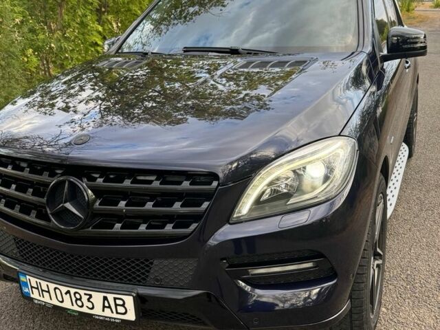 Синій Мерседес МЛ 350, об'ємом двигуна 3 л та пробігом 220 тис. км за 24200 $, фото 1 на Automoto.ua