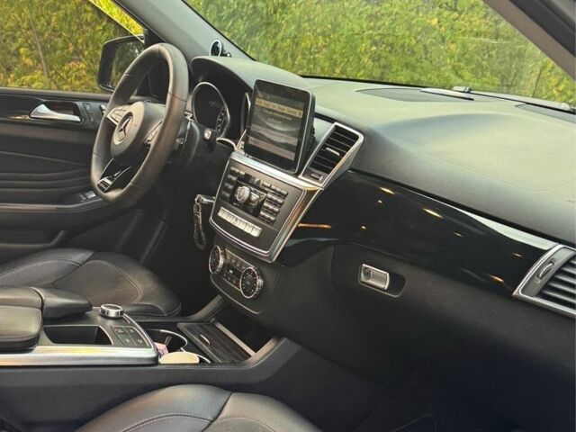 Синій Мерседес МЛ 350, об'ємом двигуна 3 л та пробігом 220 тис. км за 24200 $, фото 6 на Automoto.ua