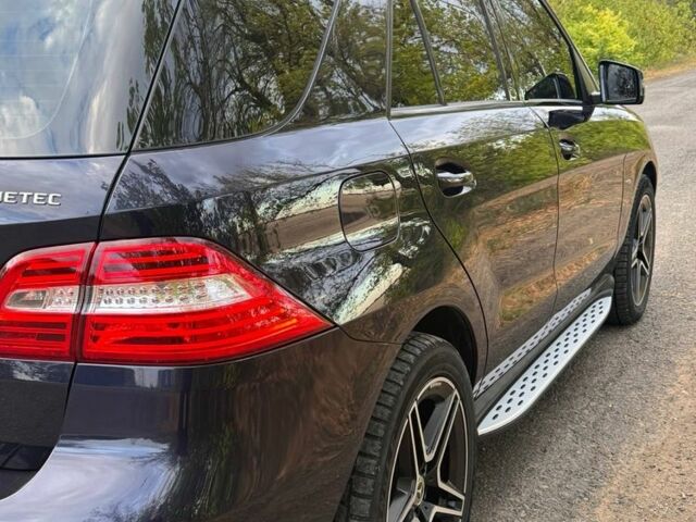 Синій Мерседес МЛ 350, об'ємом двигуна 3 л та пробігом 220 тис. км за 24200 $, фото 3 на Automoto.ua