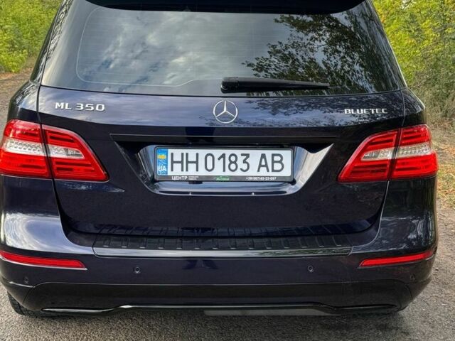 Синій Мерседес МЛ 350, об'ємом двигуна 3 л та пробігом 220 тис. км за 24200 $, фото 5 на Automoto.ua