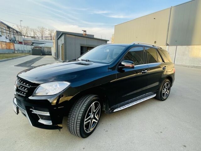 Чорний Мерседес МЛ 400, об'ємом двигуна 3 л та пробігом 157 тис. км за 25300 $, фото 22 на Automoto.ua