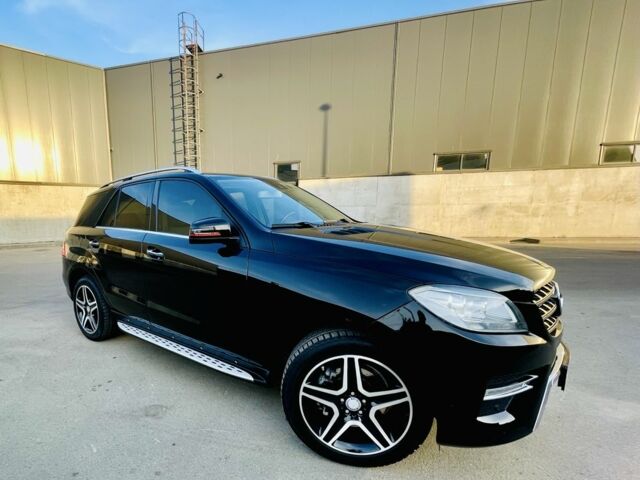 Чорний Мерседес МЛ 400, об'ємом двигуна 3 л та пробігом 157 тис. км за 25300 $, фото 18 на Automoto.ua