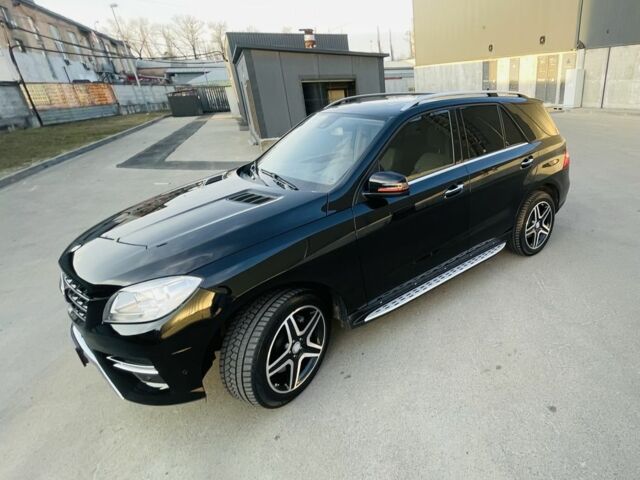 Черный Мерседес МЛ 400, объемом двигателя 3 л и пробегом 157 тыс. км за 25300 $, фото 23 на Automoto.ua