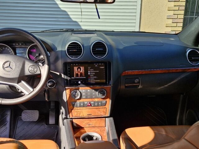 Бежевий Мерседес МЛ 500, об'ємом двигуна 5.5 л та пробігом 251 тис. км за 17899 $, фото 11 на Automoto.ua