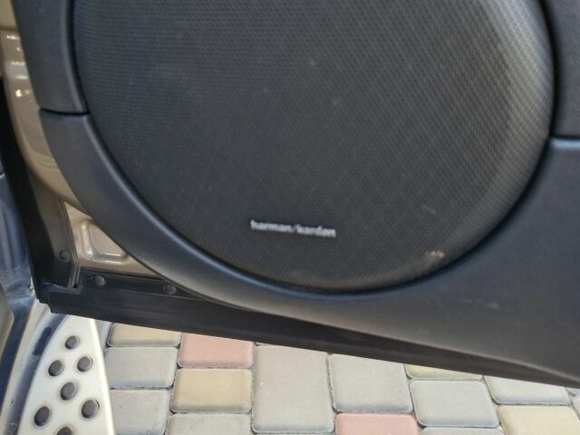 Бежевий Мерседес МЛ 500, об'ємом двигуна 5.5 л та пробігом 251 тис. км за 17899 $, фото 19 на Automoto.ua