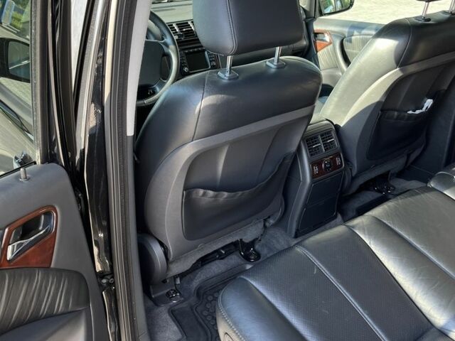 Черный Мерседес МЛ 500, объемом двигателя 5 л и пробегом 378 тыс. км за 7100 $, фото 9 на Automoto.ua