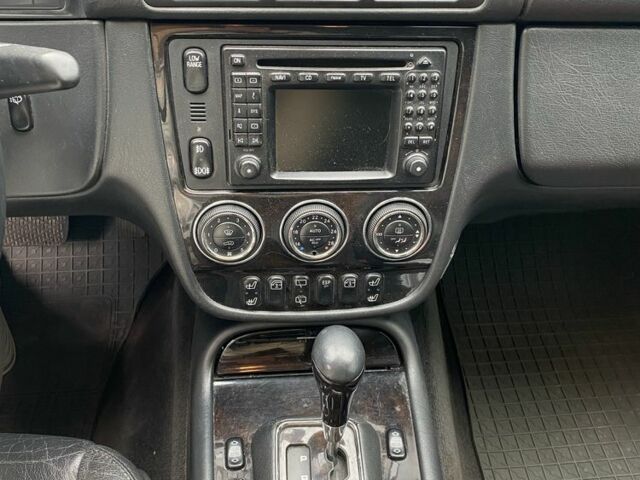 Черный Мерседес МЛ 55 АМГ, объемом двигателя 5.4 л и пробегом 125 тыс. км за 12000 $, фото 3 на Automoto.ua