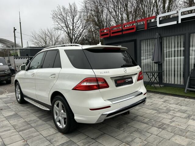 Белый Мерседес МЛ 550, объемом двигателя 4.7 л и пробегом 160 тыс. км за 17900 $, фото 5 на Automoto.ua