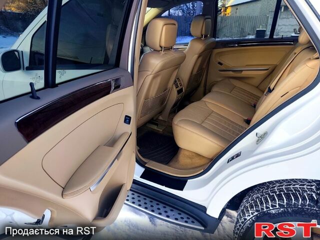 Белый Мерседес МЛ класс, объемом двигателя 3.5 л и пробегом 294 тыс. км за 9600 $, фото 8 на Automoto.ua