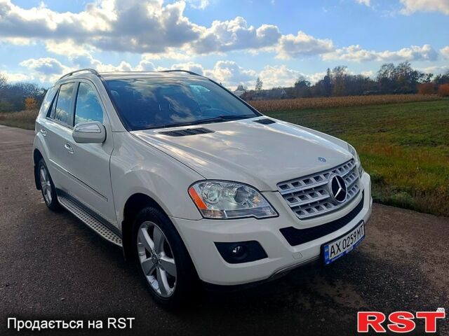 Білий Мерседес МЛ класс, об'ємом двигуна 3.5 л та пробігом 274 тис. км за 14000 $, фото 7 на Automoto.ua