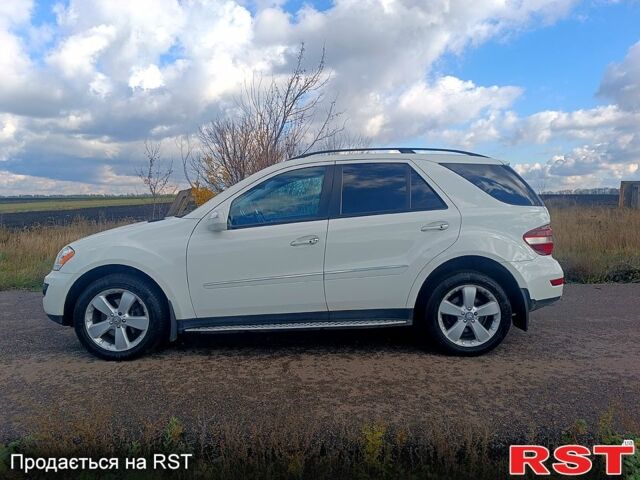 Білий Мерседес МЛ класс, об'ємом двигуна 3.5 л та пробігом 274 тис. км за 14000 $, фото 2 на Automoto.ua