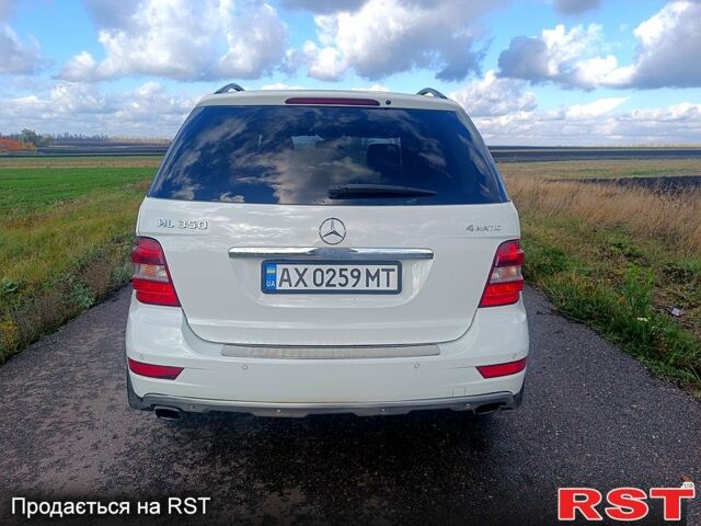 Білий Мерседес МЛ класс, об'ємом двигуна 3.5 л та пробігом 274 тис. км за 14000 $, фото 4 на Automoto.ua